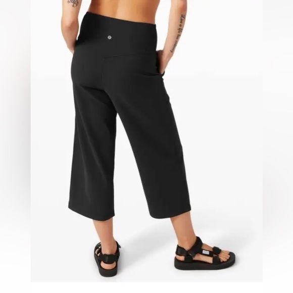 LULULEMON Align Wide Leg Crop Pants With Pockets Black Women’s Size 4 - Picture 1 of 8